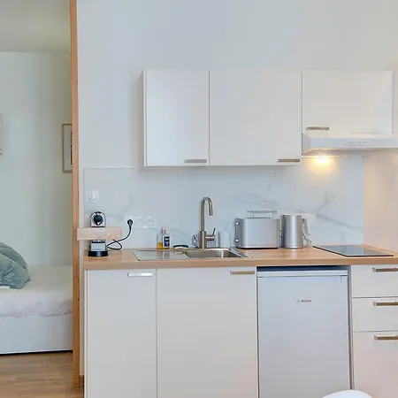 Le Grain De Folie / Place Des Halles