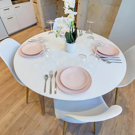 Le Grain De Folie / Place Des Halles