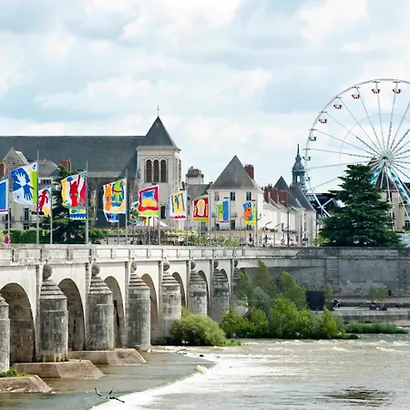 Le Grain De Folie / Place Des Halles Apartment Tours