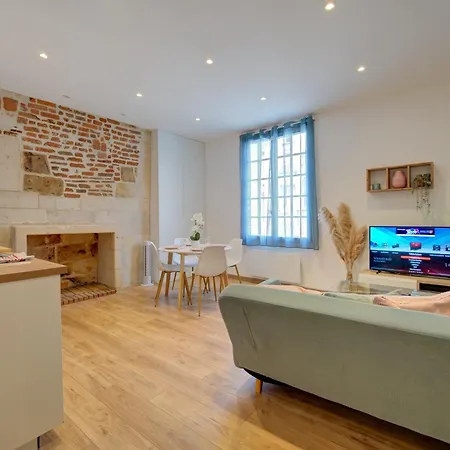 Le Grain De Folie / Place Des Halles *