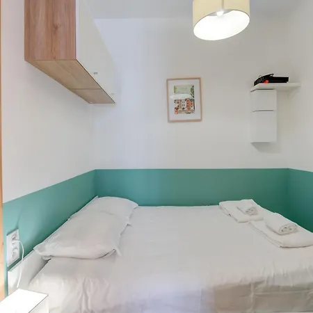 Le Grain De Folie / Place Des Halles Tours