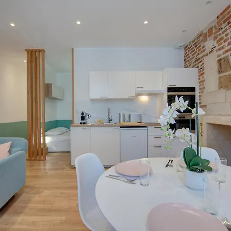 Le Grain De Folie / Place Des Halles * Tours