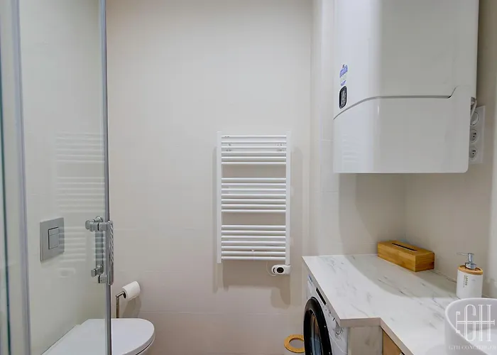 Le Grain De Folie / Place Des Halles *