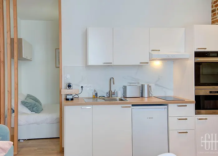 Le Grain De Folie / Place Des Halles