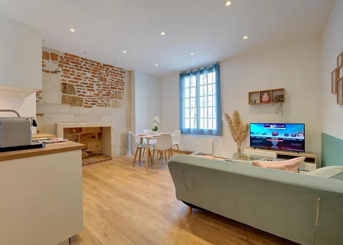 Le Grain De Folie / Place Des Halles *