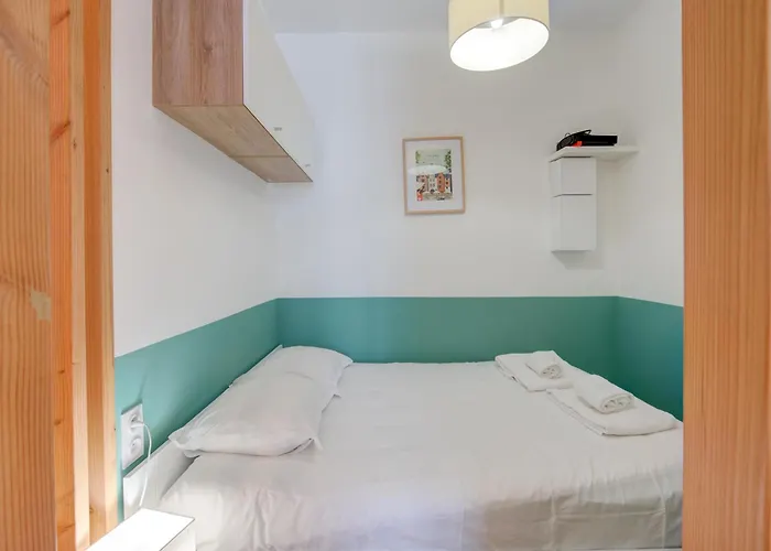 Le Grain De Folie / Place Des Halles Tours